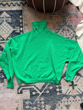 green Zara turtleneck sweater size M